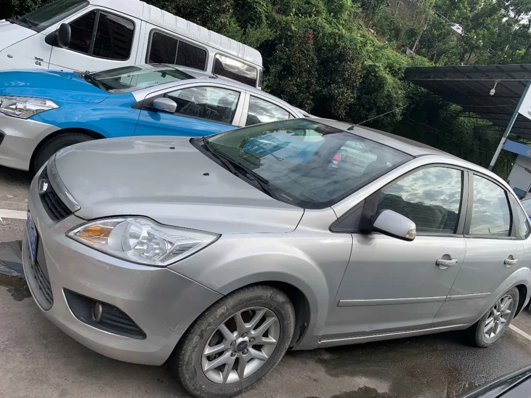 公開拍賣?？怂?、上海別克牌機動車